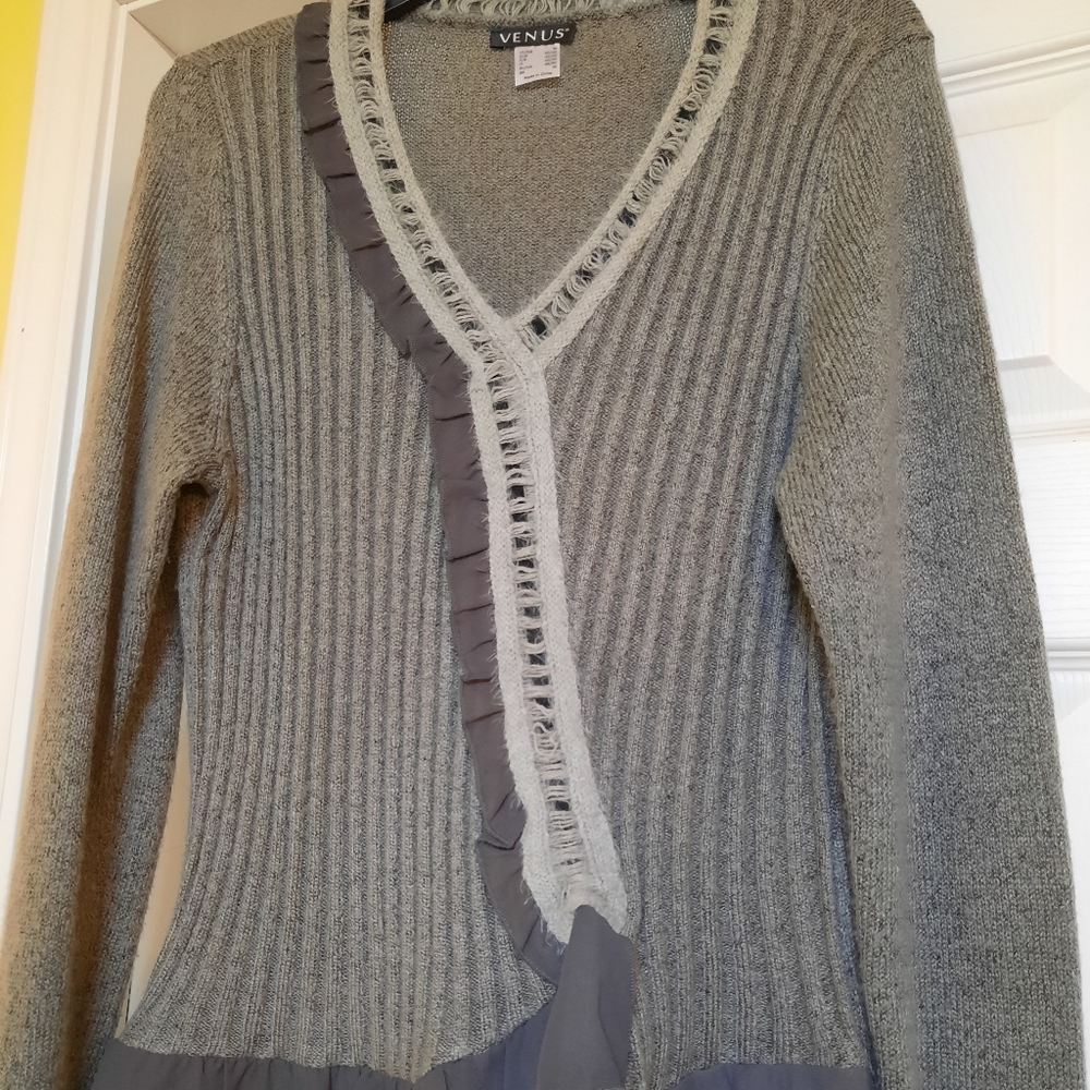 Sweat v neck by Venus